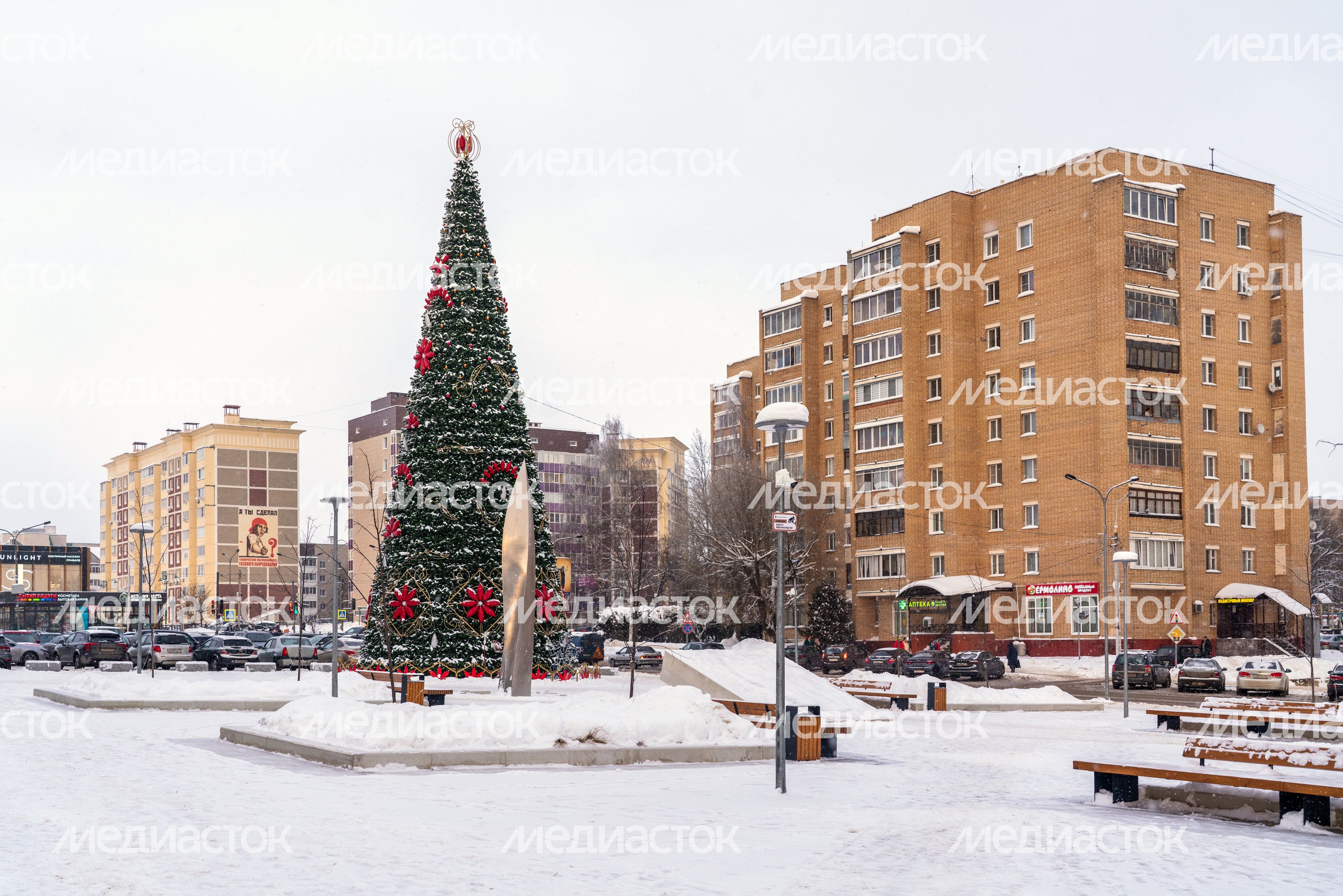 Новогодняя елка у администрации Рузского городского округа