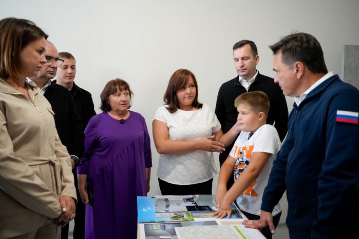 Андрей Воробьев приехал на стройплощадку многоквартирного дома на улице Гоголя в Лосино-Петровском