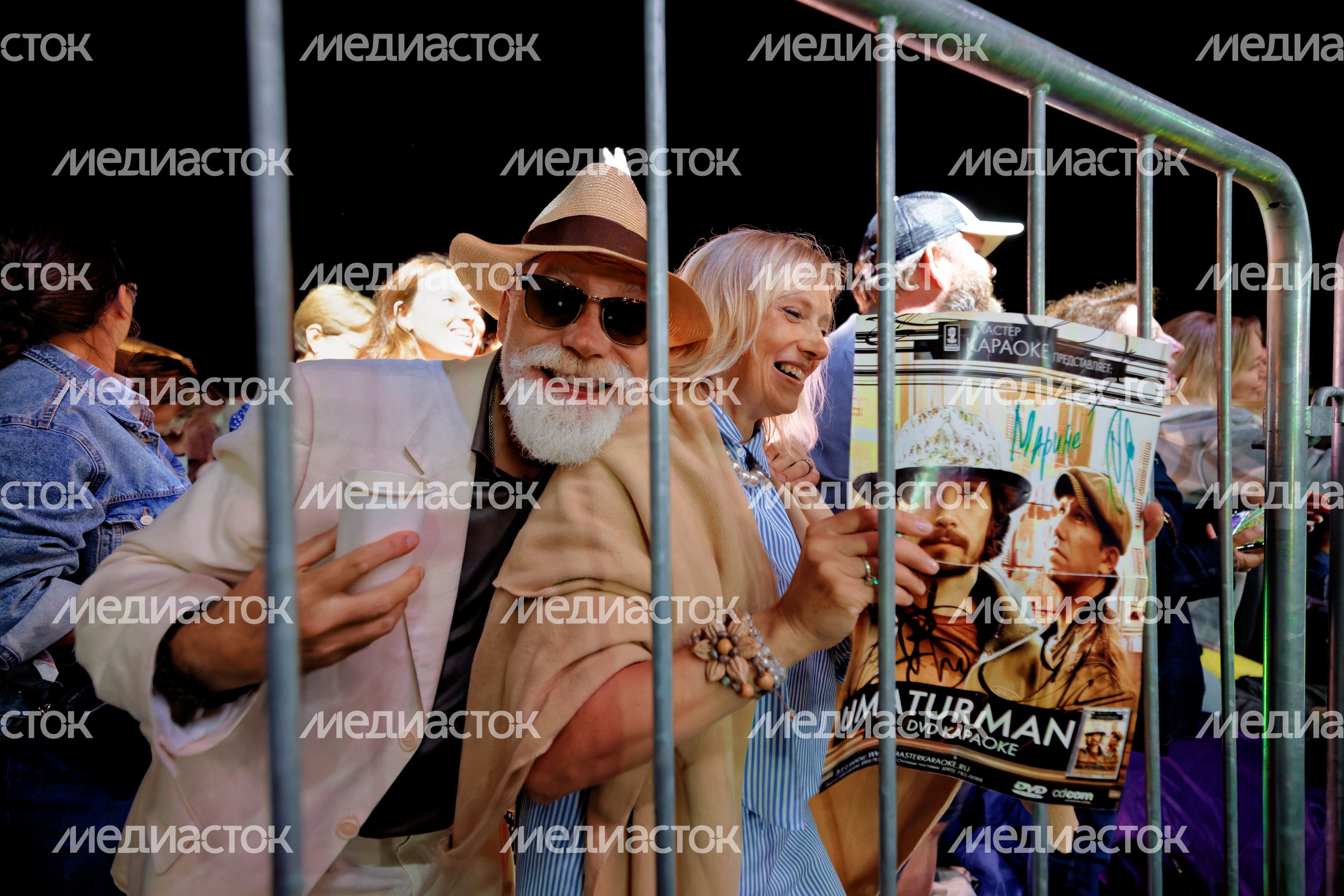Зрители концерта группы Uma2rman на фестивале «Джазовые сезоны» в музее-заповеднике «Архангельское» округа Красногорск Зрители концерта группы Uma2rman на фестивале «Джазовые сезоны» в музее-заповеднике «Архангельское» округа Красногорск