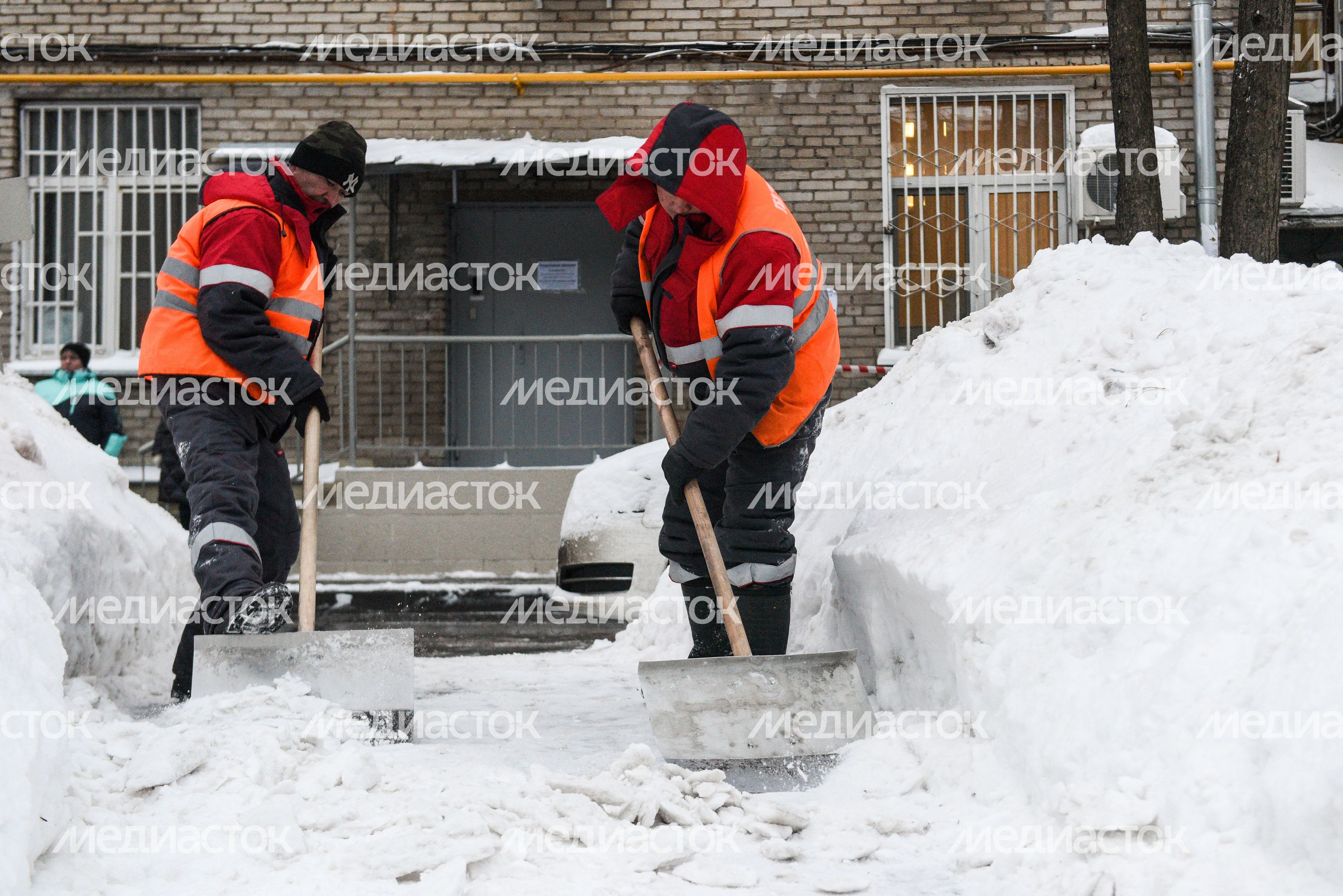 Уборка снега