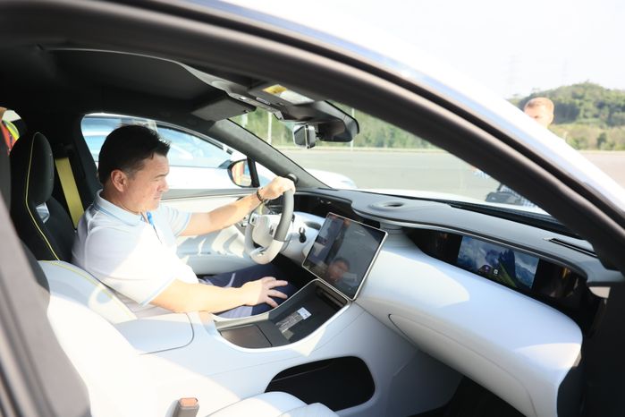Посещение автозавода Changan Automobile Group в Китае Губернатором Подмосковья