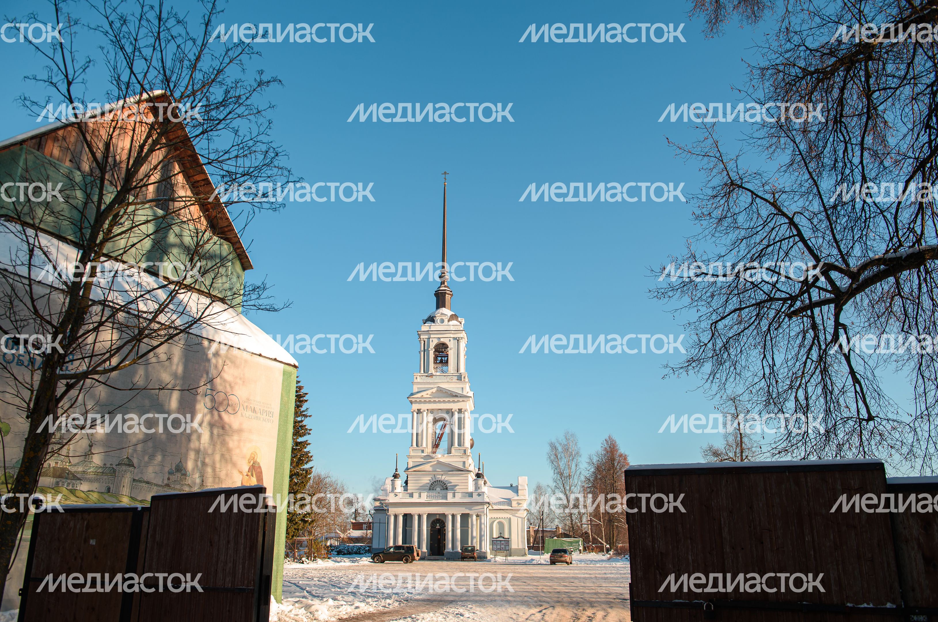Зимние виды Вознесенской Церкви в городе Калязин