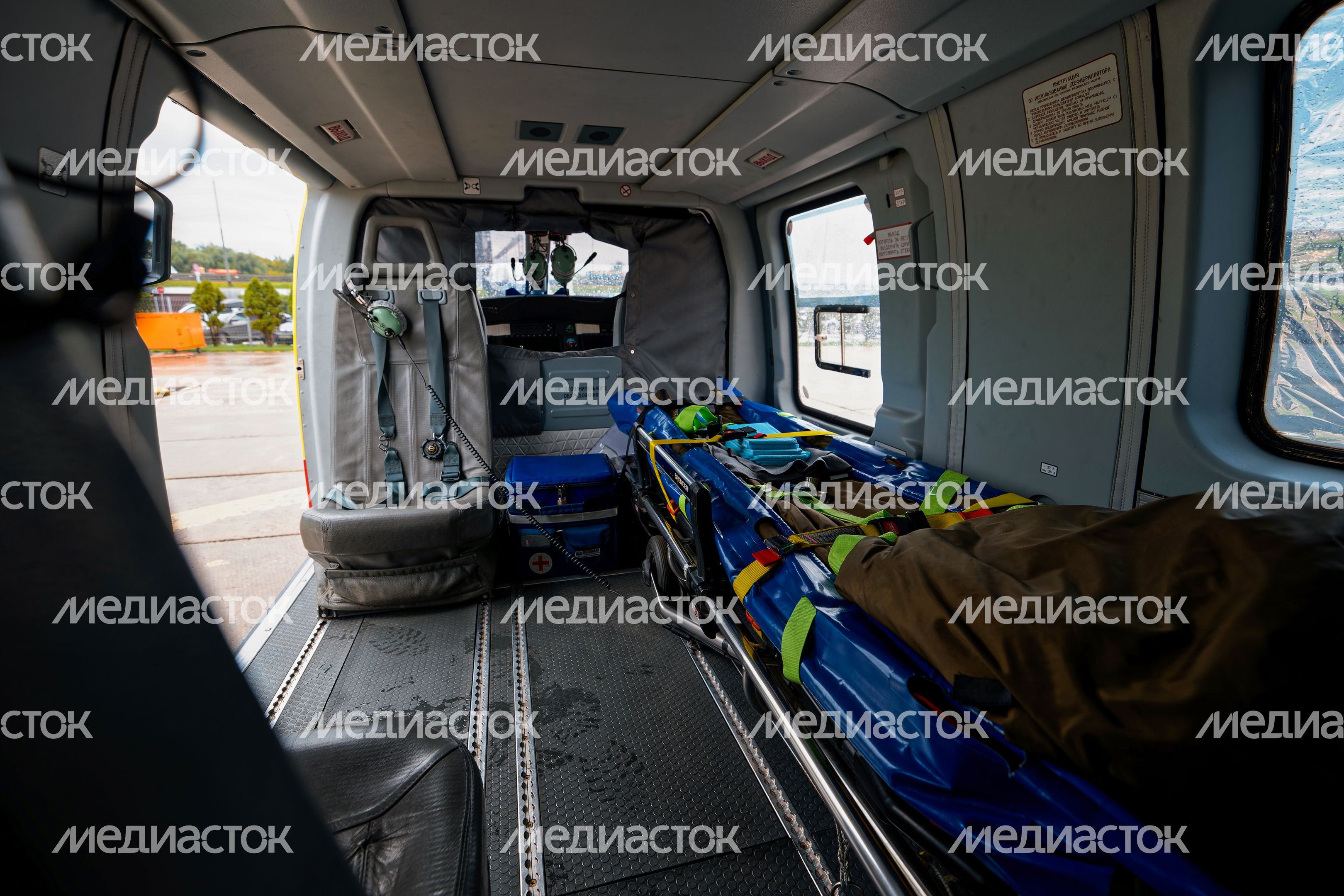 Вертолет санитарной авиации в Подмосковье