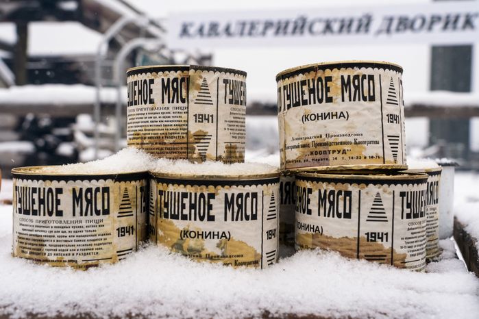 Детализация события 1941 года с помощью банок тушенки на военно-исторической реконструкции