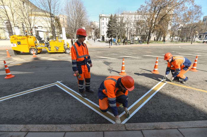 Нанесение дорожной разметки в Москве