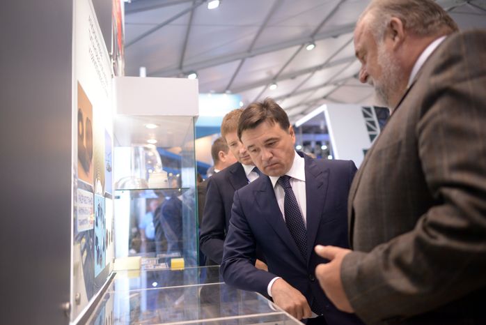 А. Воробьев посетил Международный авиационно-космический салон МАКС-2015 в Жуковском