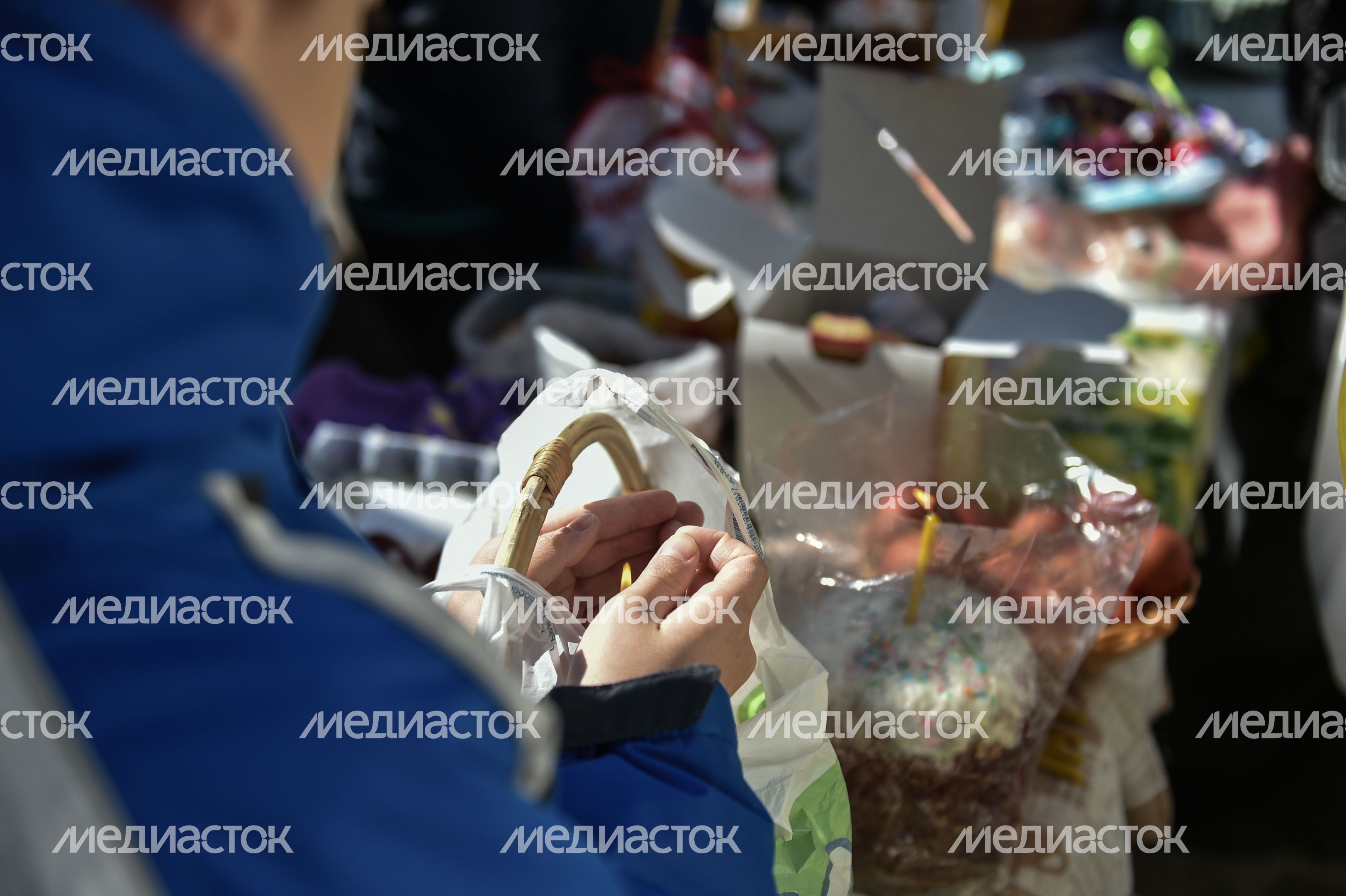 Пасхальное священие куличей и яиц