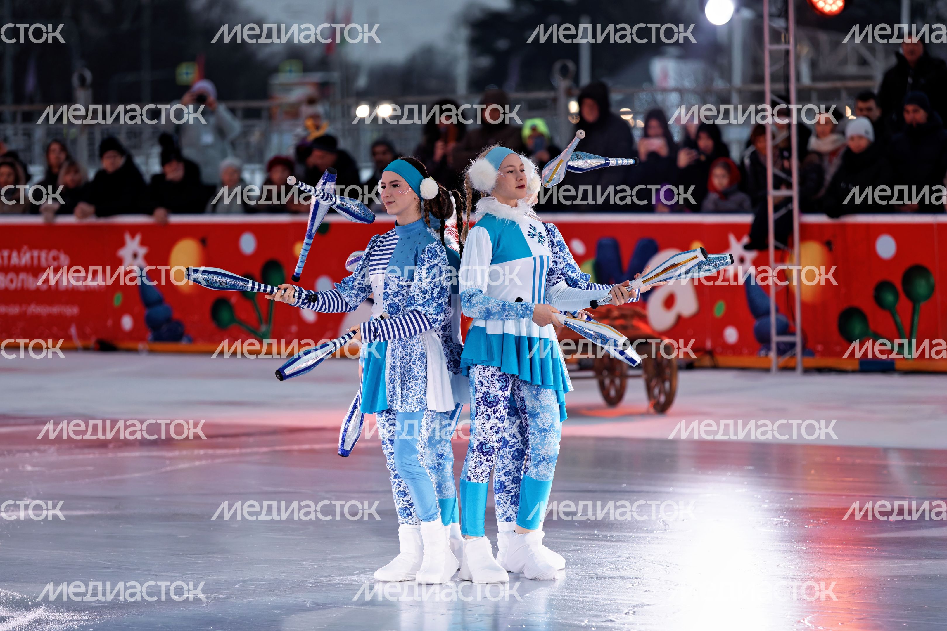 Спектакль на льду "Сказ о Руси" показали в Наро-Фоминске Спектакль на льду "Сказ о Руси" показали в Наро-Фоминске