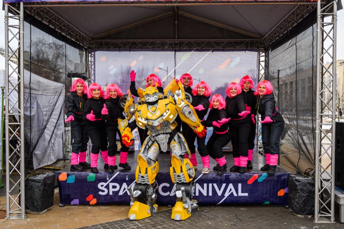 Новогодний забег в карнавальных костюмах Space Carnival 2024 в Королеве