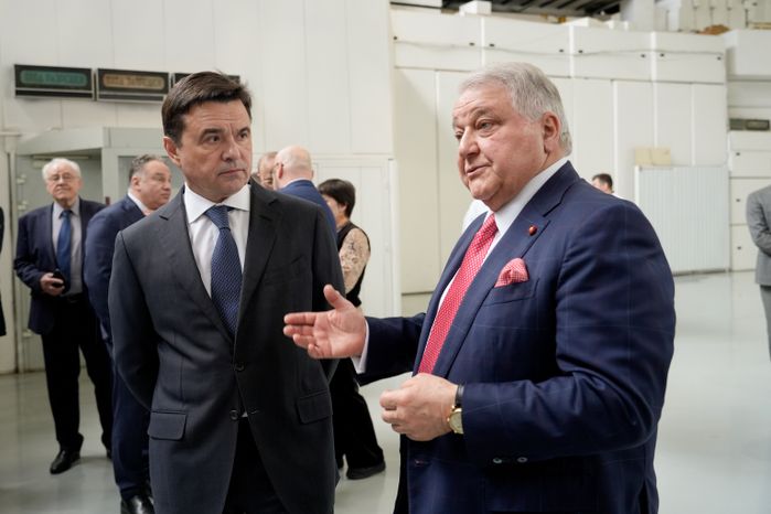 Андрей Воробьев посетил НИЦ "Курчатовский институт" ИФВЭ в Протвине
