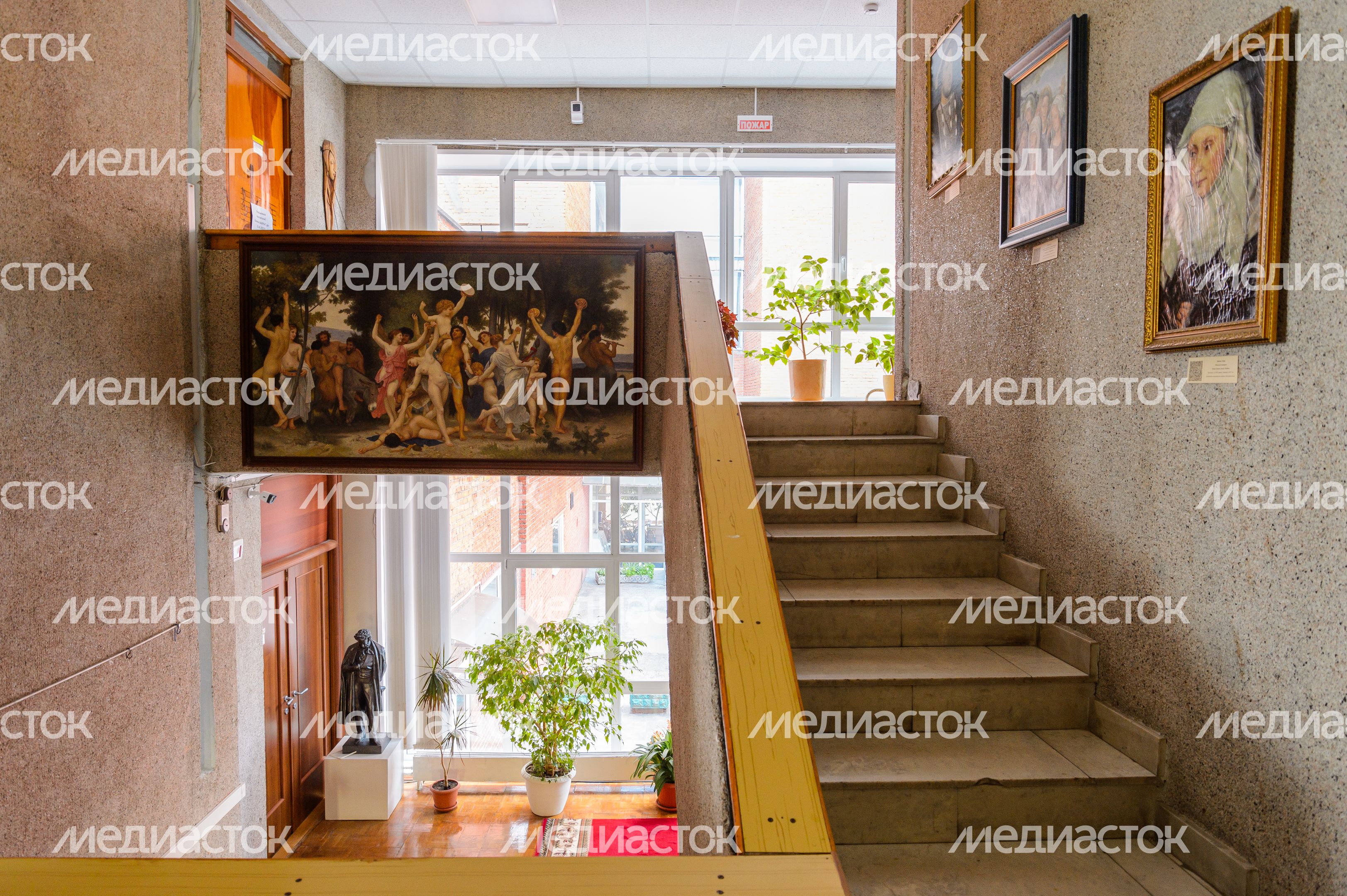 Большая гостиная Дома ученых НЦЧ РАН в Черноголовке Большая гостиная Дома ученых НЦЧ РАН в Черноголовке