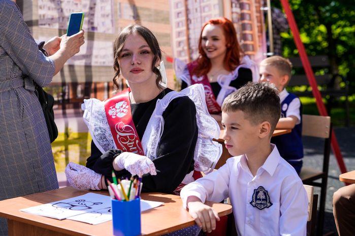 Губернатор поздравил выпускников реутовской СОШ №10 с последним звонком