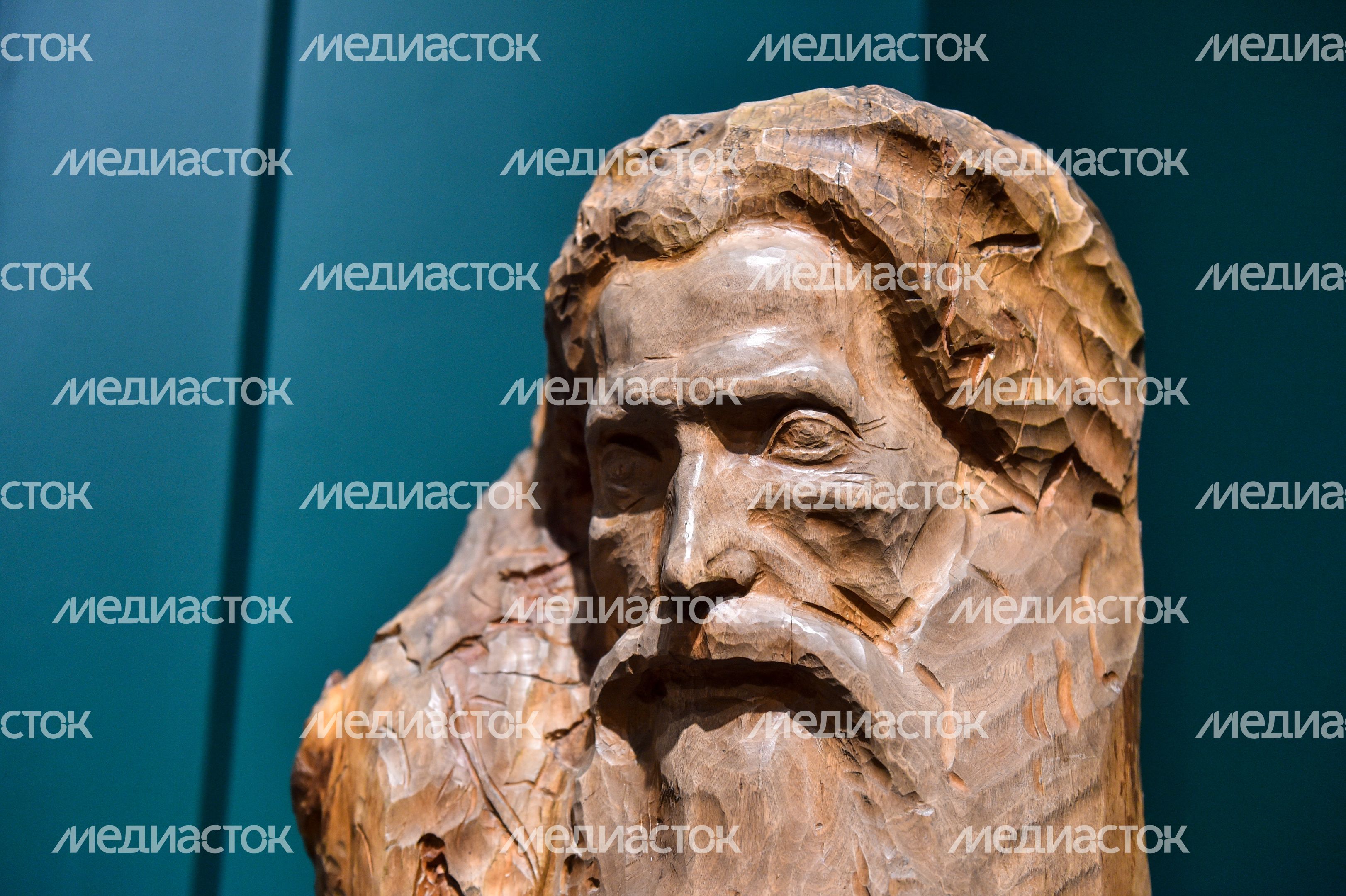 Выставка «Мир, сотворенный заново» в Серпуховском историко-художественном музее
