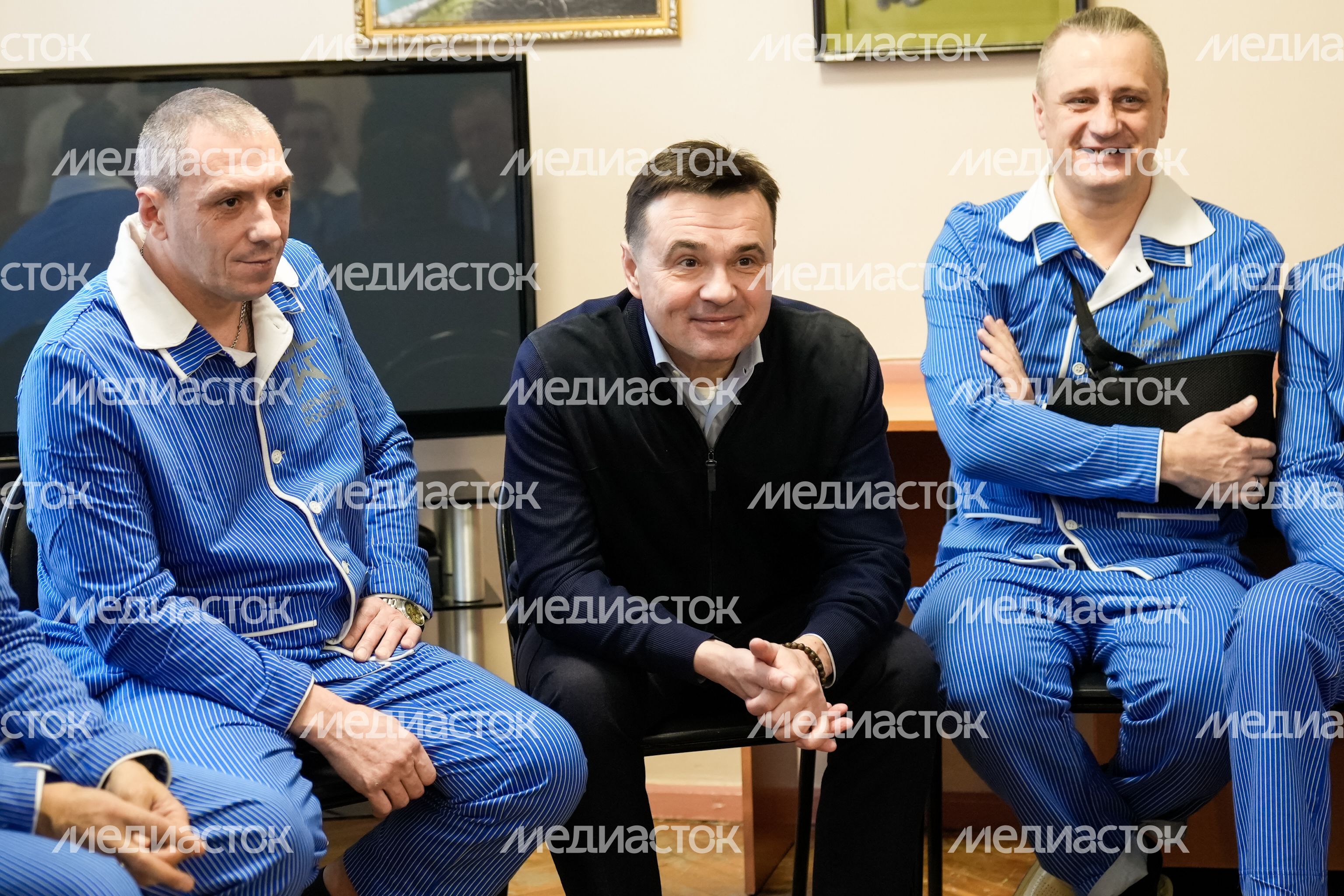 Андрей Воробьев навестил бойцов в военном госпитале под Солнечногорском Андрей Воробьев навестил бойцов в военном госпитале под Солнечногорском