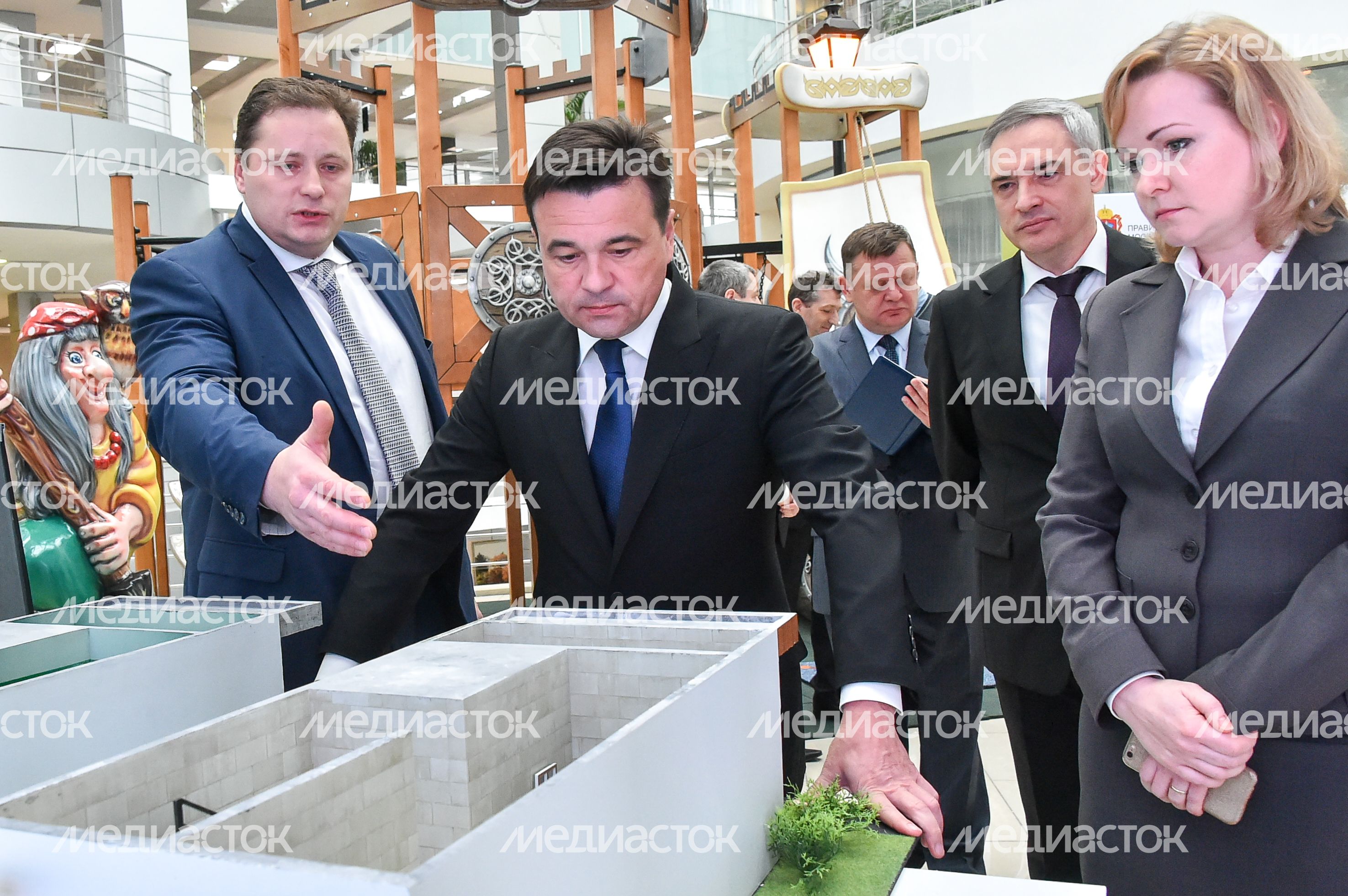Губернатор принял участие в мероприятиях, посвященных Дню работника ЖКХ
