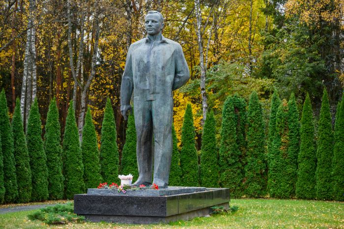 Памятник Юрию Гагарину в Звездном городке