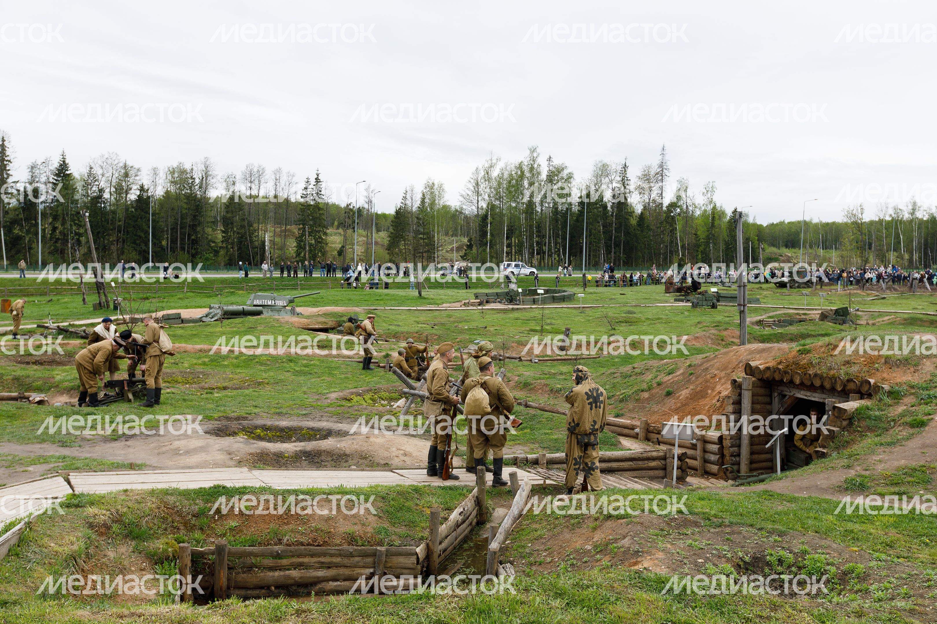 День Победы в Центральном парке «Патриот» Одинцовского округа: военно-историческая реконструкция «В логове зверя» День Победы в Центральном парке «Патриот» Одинцовского округа: военно-историческая реконструкция «В логове зверя»