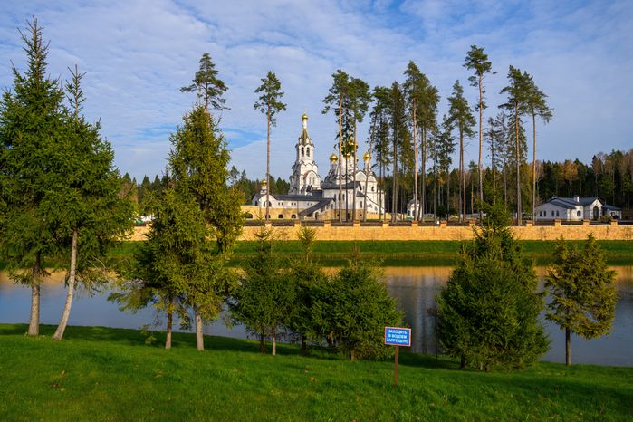 Храм Покрова Пресвятой Богородицы в поселке Туристический Пансионат округа Мытищи