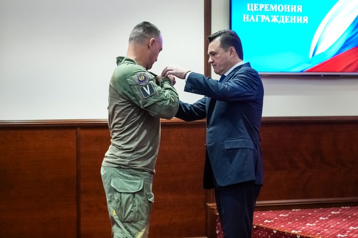 Андрей Воробьев вручил награды бойцам подразделений БАРС