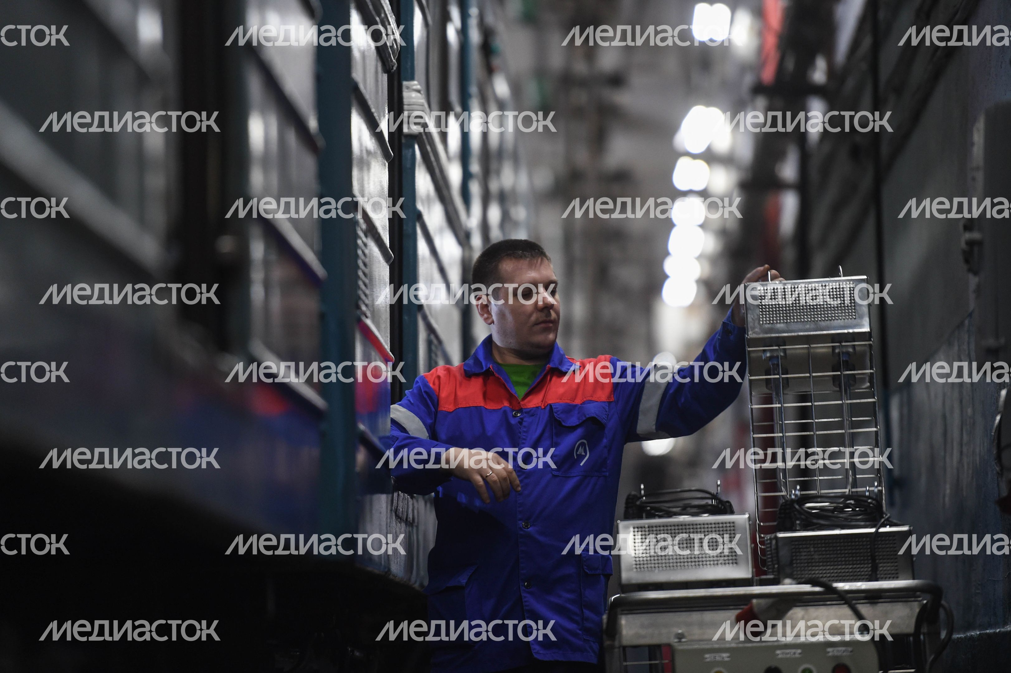 Кварцевание и мытье вагонов метро
