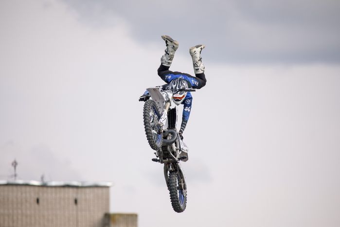 Шоу команды мотофристайла FMX13 в Лобне