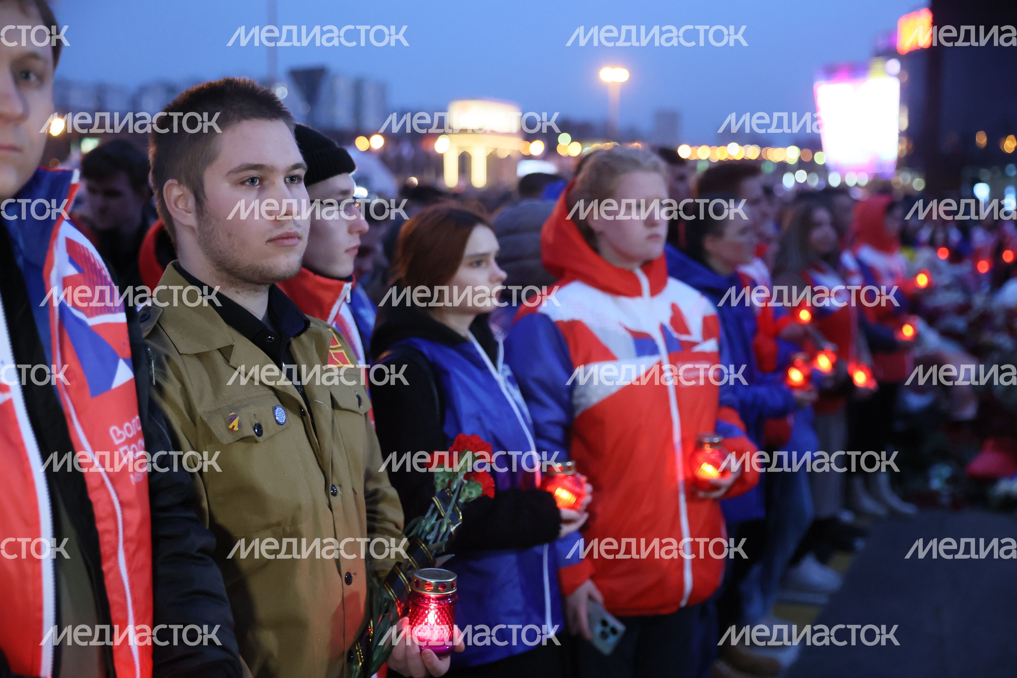 Акция памяти "Журавли" прошла на девятый день после теракта в "Крокус Сити Холле"