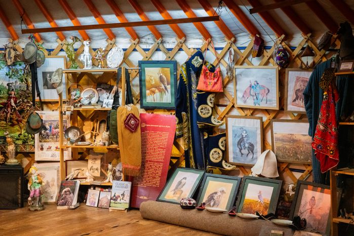 Центр соколиной охоты Константина Соколова в Мытищах