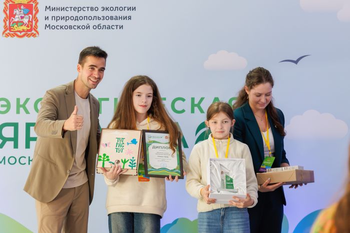 Ульяна Шевченко и Марианна Максимова получили Гран-при Ярмарки экологических проектов за проект «Домик для насекомых»