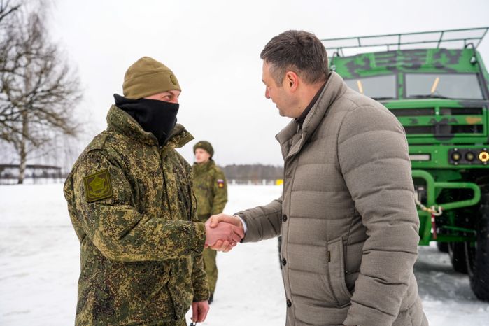 Бойцам СВО из Подмосковья передали медицинский вездеход-амфибию "Звезда"