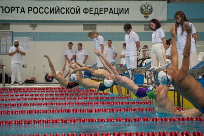 Соревнования по плаванию "Волна здоровья" в Рузе
