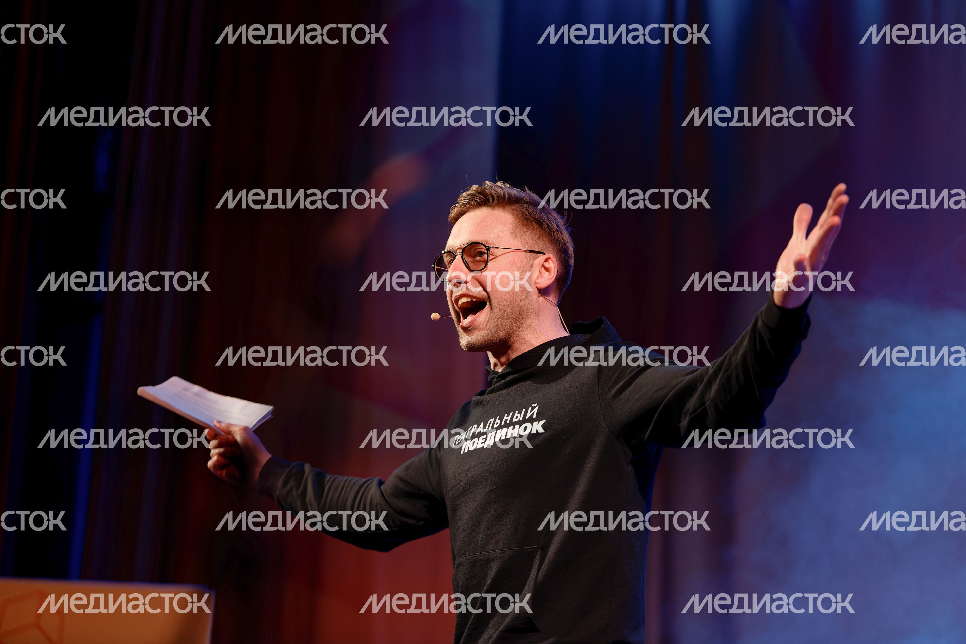 Актер театра, тренер по актерской импровизации Михаил Грищенко стал ведущим молодежного проекта «Театральный поединок» Актер театра, тренер по актерской импровизации Михаил Грищенко стал ведущим молодежного проекта «Театральный поединок»