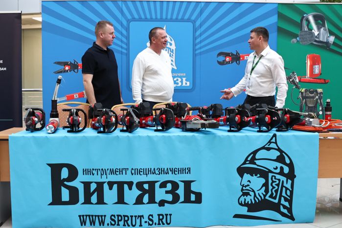 Выставка, приуроченная к 35-летию МЧС России