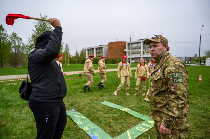 Военно-патриотическая игра «Юнармия, вперед!», посвященная Дню Победы, в Горках Ленинских