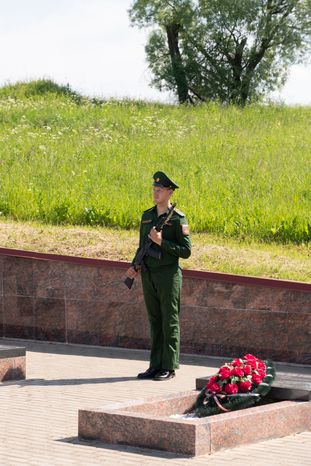 Перезахоронение солдат ВОВ в деревне Ельня