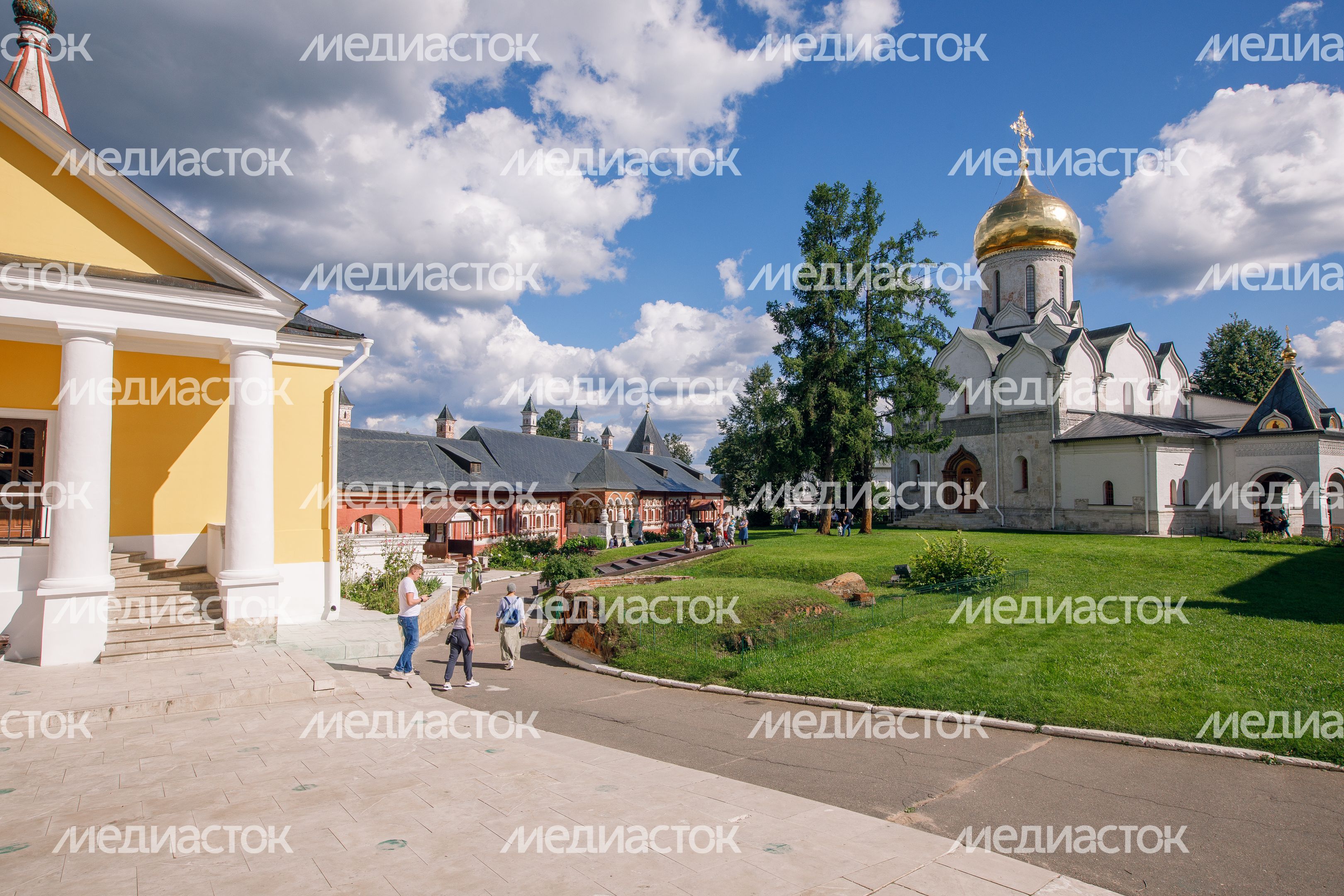 Звенигород. Саввино-Сторожевский монастырь Звенигород. Саввино-Сторожевский монастырь