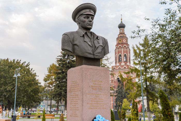 Бронницы. Бюст В.Ф. Маргелова