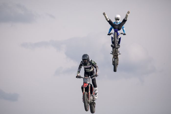 Шоу команды мотофристайла FMX13 в Лобне