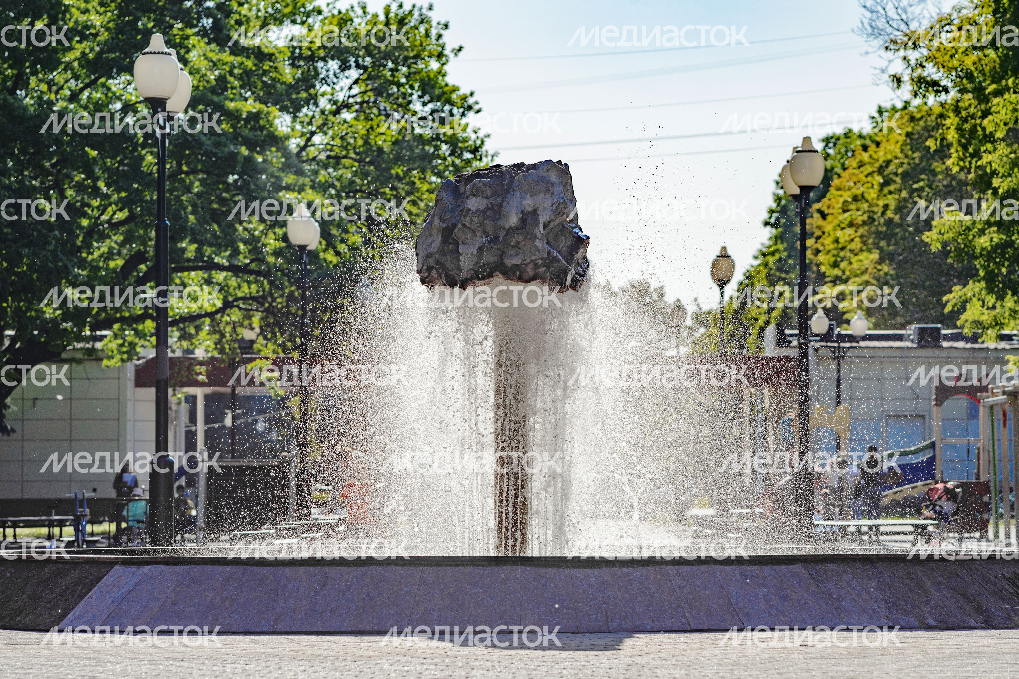 Фонтан Глыба