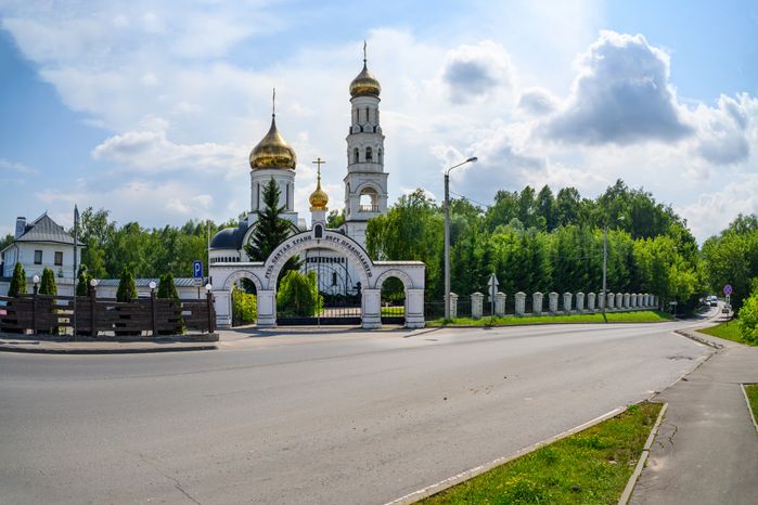 Церковь святого мученика Уара в поселке Вешки округа Мытищи