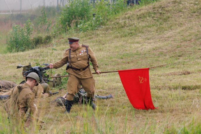 Эпизод Курской битвы под Прохоровкой на военно-исторической реконструкции в Центральном парке «Патриот»