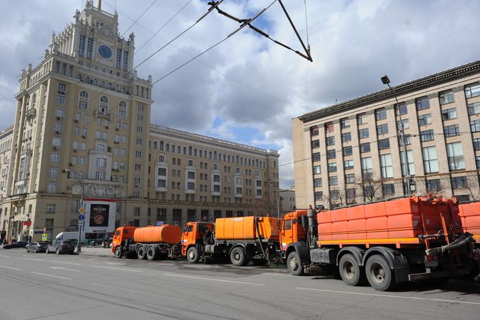 Мойка улиц и дорог Москвы
