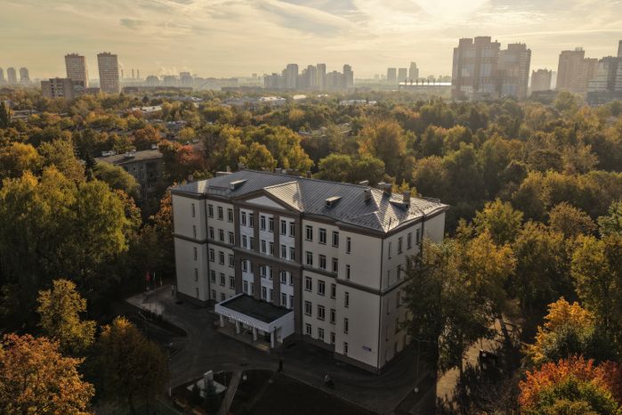 В Химках по президентской программе модернизировали одну из старейших в городе школ