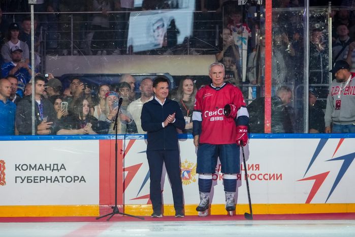 Андрей Воробьев сделал символическое вбрасывание на Кубке Овечкина