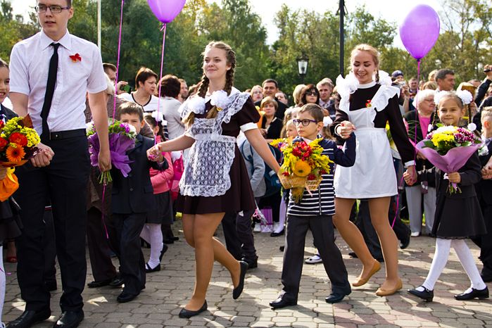 День знаний в школе №4 им. Г. К. Жукова в Краснознаменске