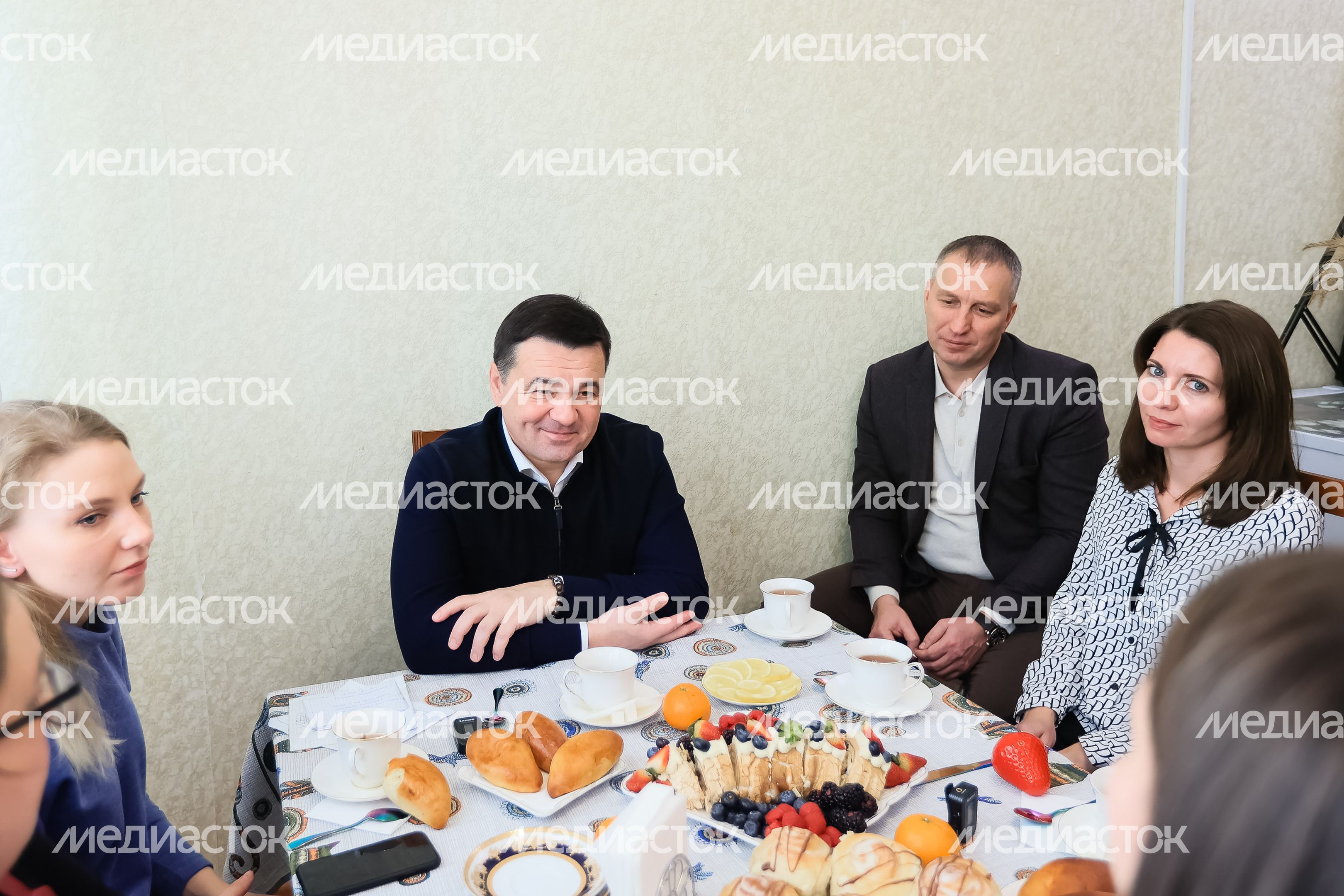 Встреча губернатора с супругами офицеров, участвующих в СВО