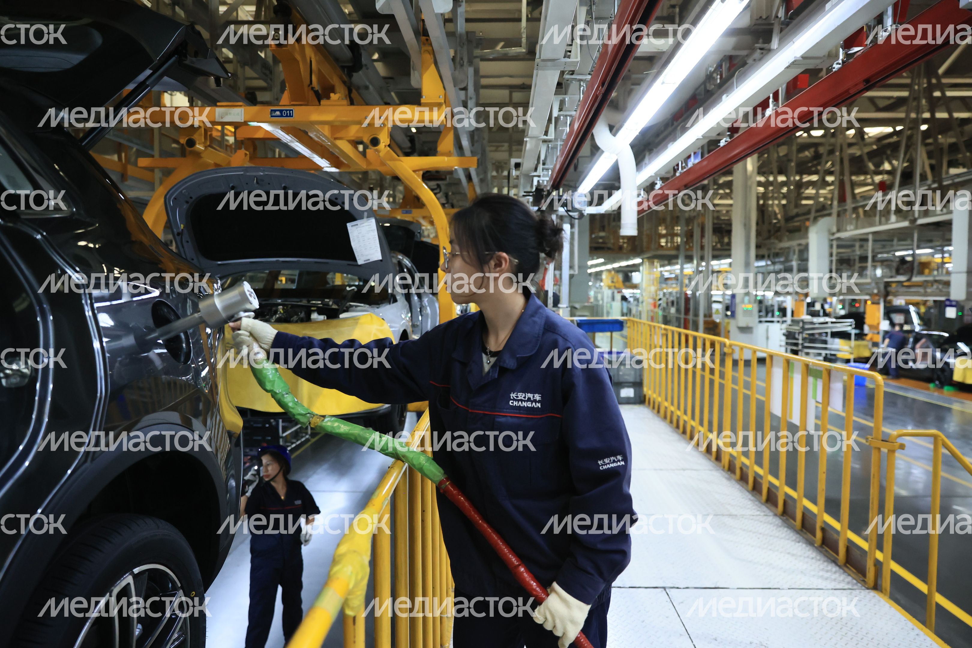 Посещение автозавода Changan Automobile Group в Китае Губернатором Подмосковья