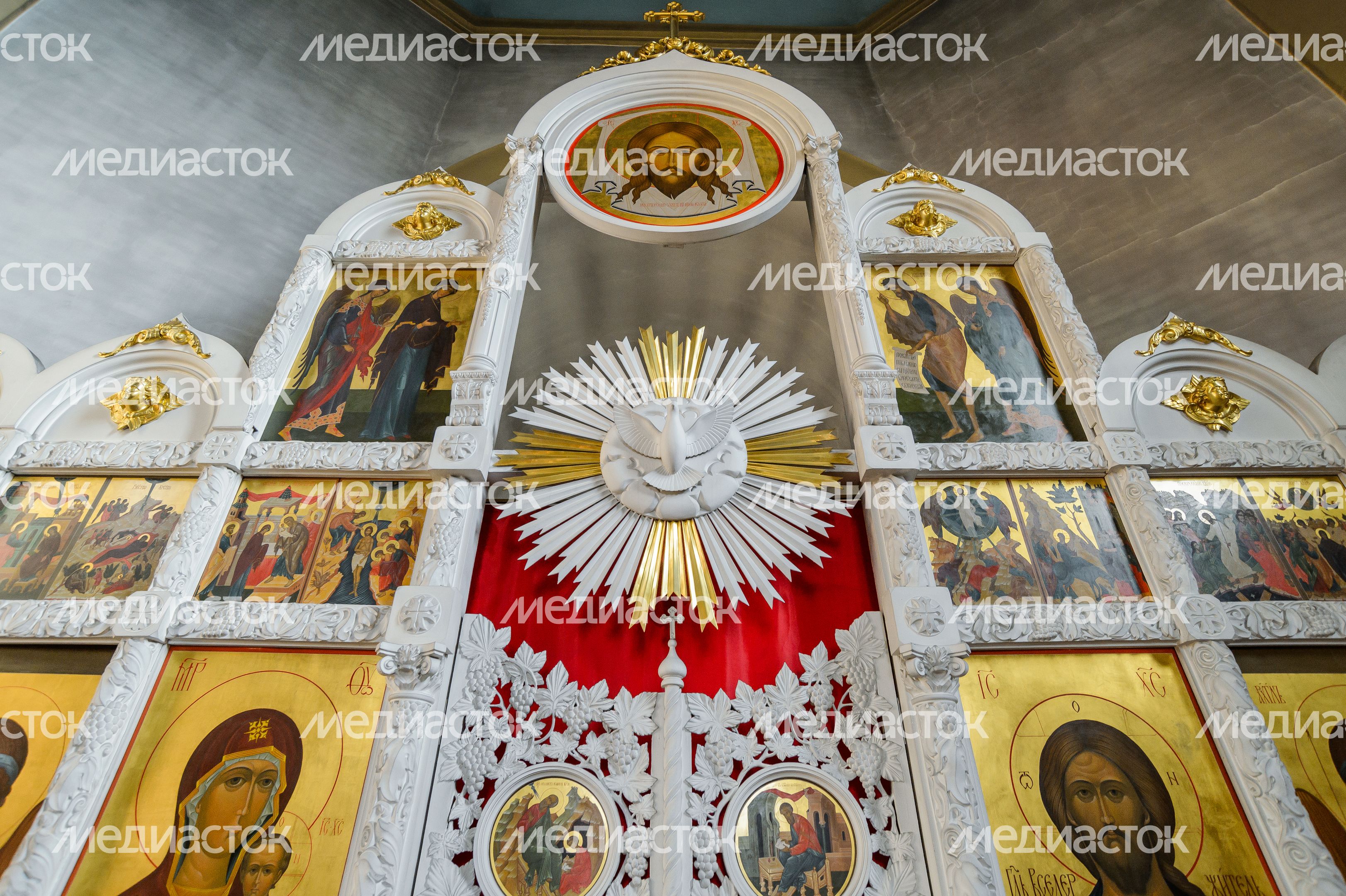 Дзержинский. Храм во имя Сошествия Святого Духа на апостолов Дзержинский. Храм во имя Сошествия Святого Духа на апостолов