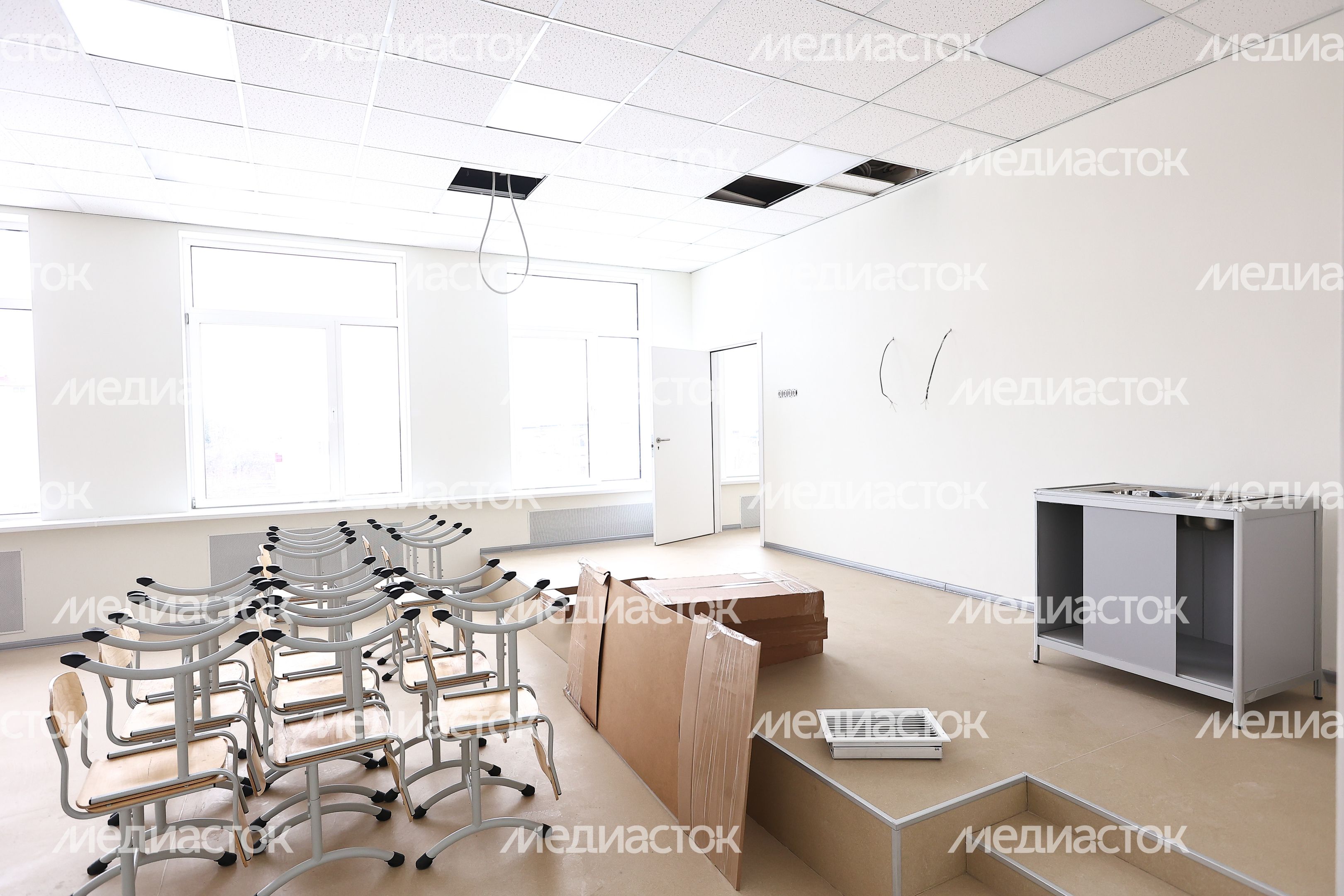 Проверка хода строительства школы в Тучкове Губернатором Подмосковья