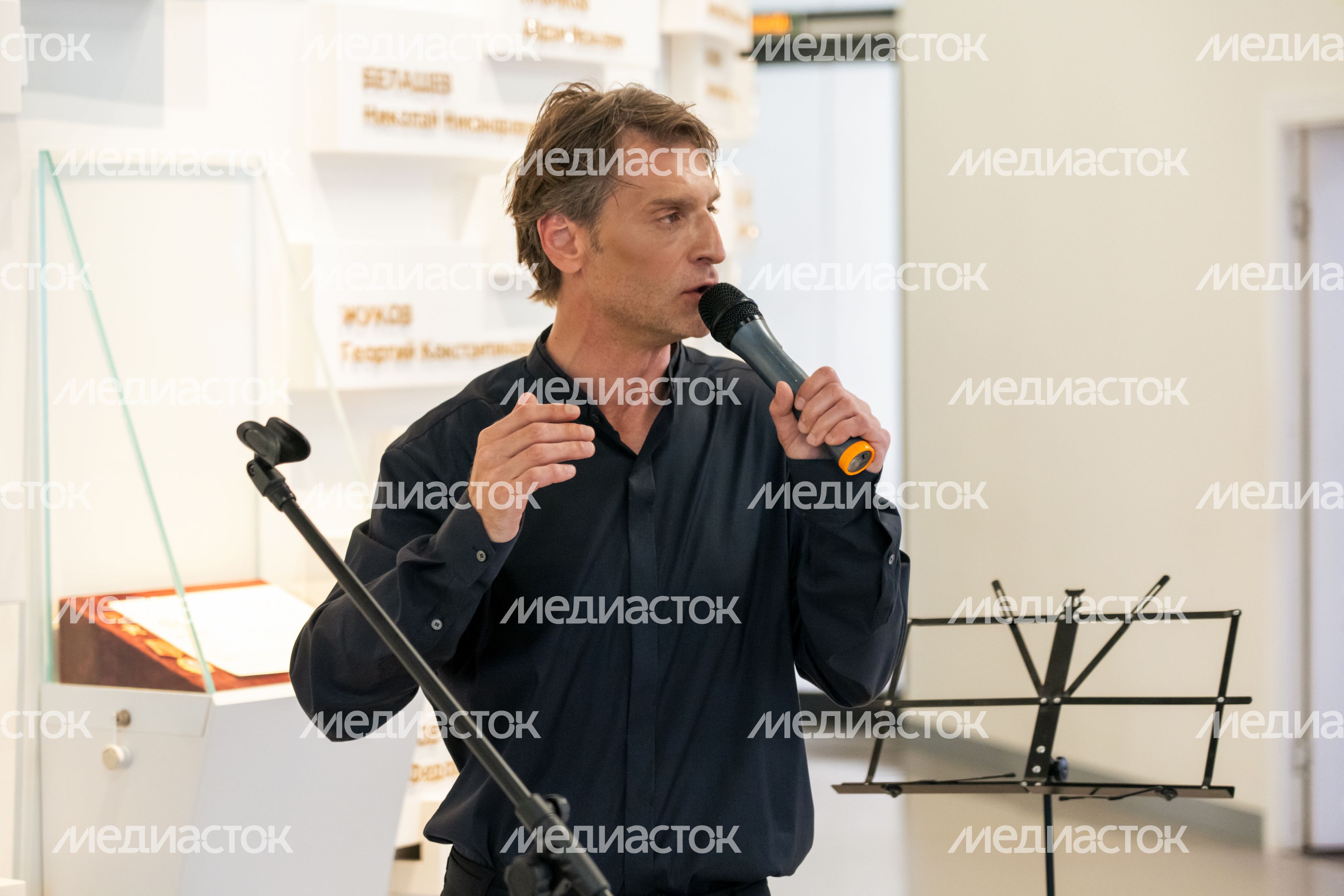Актер Владимир Кошевой прочел стихи в День памяти и скорби в Музее Зои Космодемьянской в Рузском округе Актер Владимир Кошевой прочел стихи в День памяти и скорби в Музее Зои Космодемьянской в Рузском округе