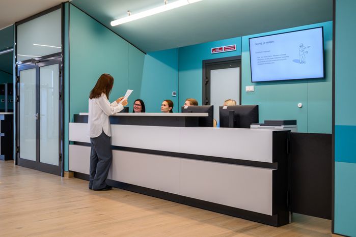 Регистратура детской поликлиники КДЦ «Ромашка» в селе Ромашково Одинцовского округа
